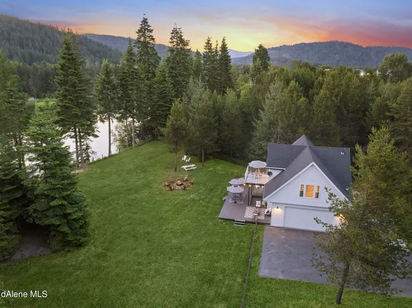 838 Riley Creek Park Dr, Laclede, ID 83841