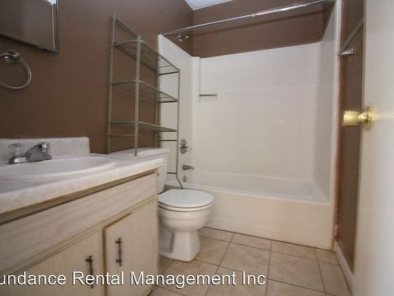 5th image of 704 Shady Lane Dr APT B