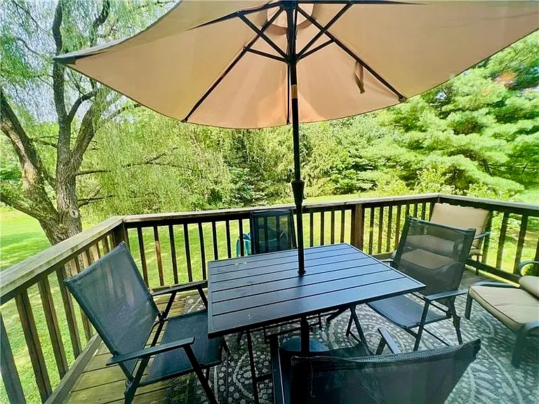 26 Monmouth Dr — Photo 8