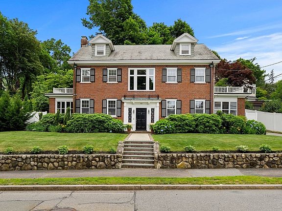 2nd image of 42 Old Mystic St