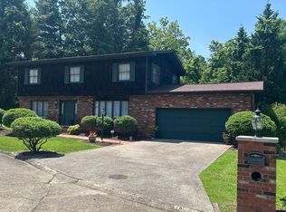 11 Lynn Marr Dr, Huntington, WV 25705