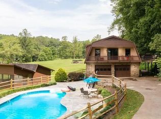 2521 Mountaintown Rd, Ellijay, GA 30540