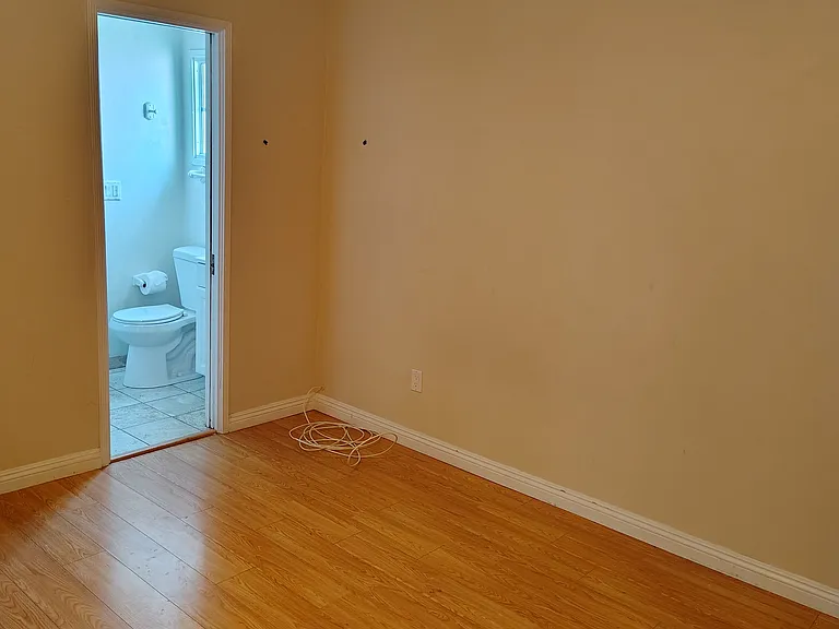 4734 Allott Ave — Photo 23
