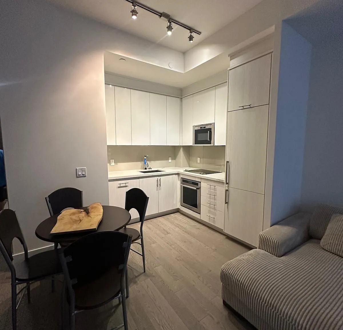 2 bed, $3,000 — Photo 2