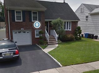 10 Este Pl, Bloomfield, NJ 07003