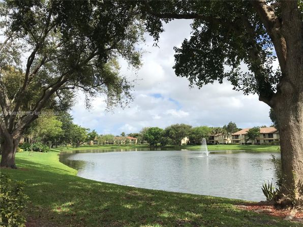 401 Gardens Dr APT 103