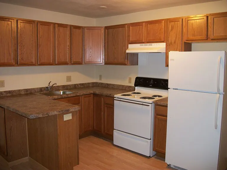 738 E Dayton St — Photo 12
