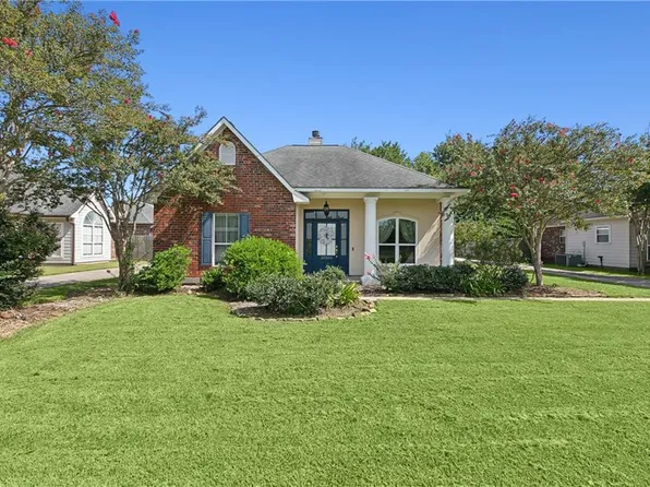 39504 Woodlake Dr, Prairieville, LA 70769