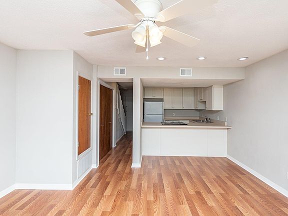 5th image of 605 N 63rd Ave