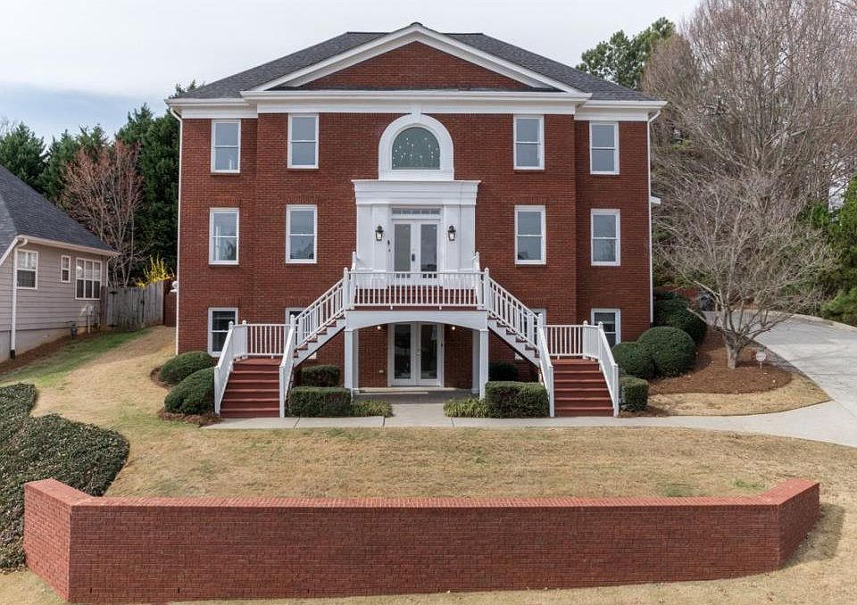 2nd image of 2850 Forsyth Park Ln
