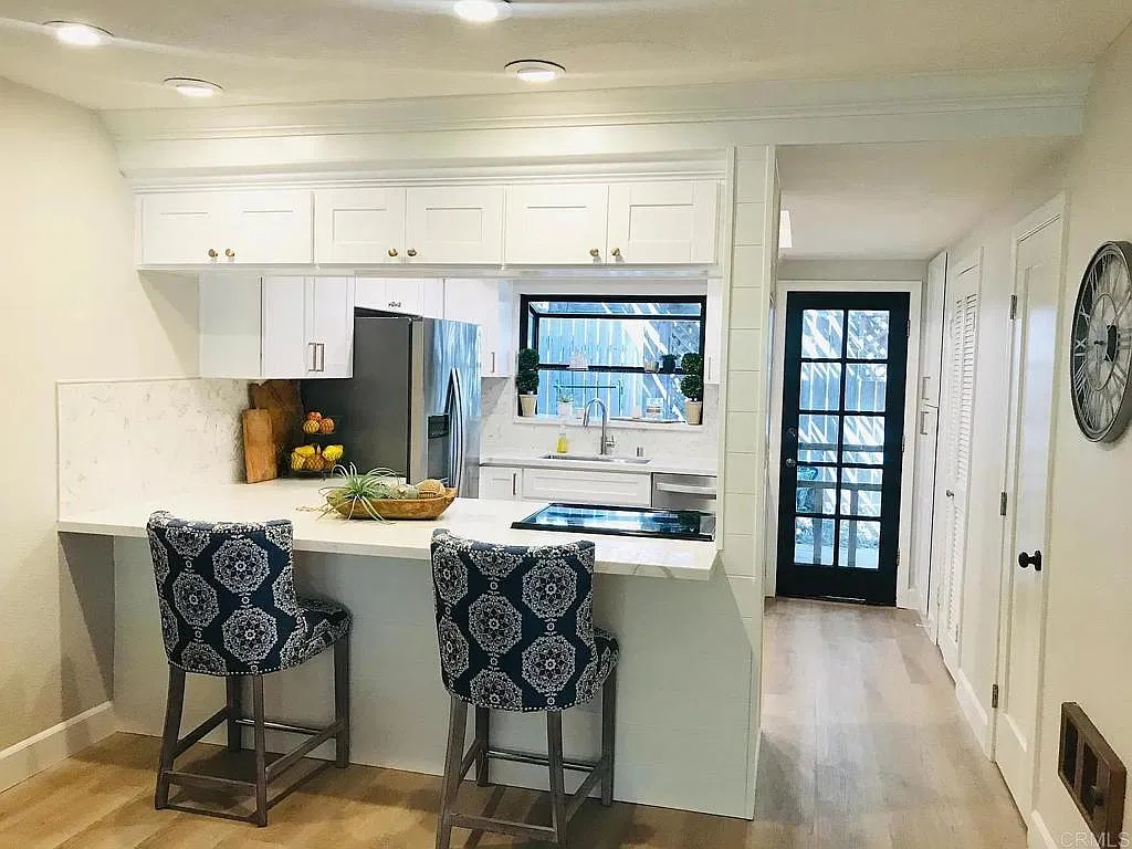 2 bed, 1.5 bath, 960 sqft, $3,600 — Photo 3