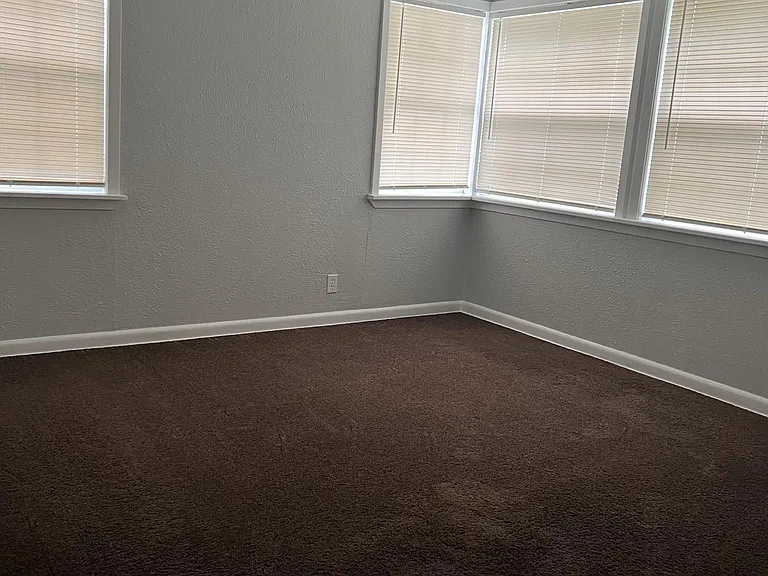 2503 Tolosa Dr — Photo 11