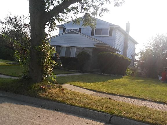 2nd image of 27116 Marshall St