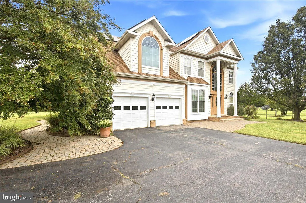 4 bed, 3.5 bath, 4194 sqft, $4,150 — Photo 3