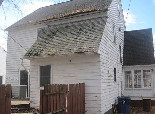 2nd image of 5865 Edgehill Dr