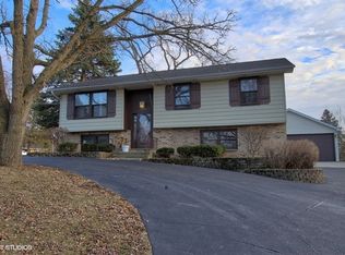 28581 W Channel Dr, Ingleside, IL 60041
