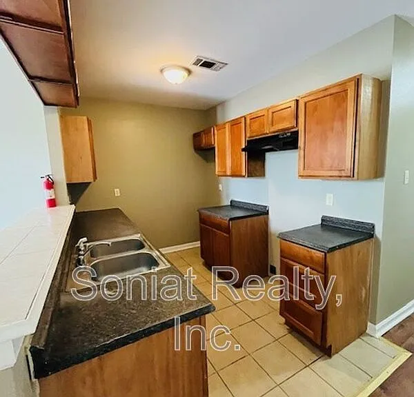 2645 N Galvez St — Photo 3