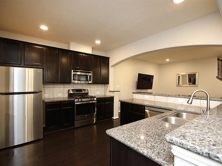 8517 Sunset Loch Dr — Photo 10