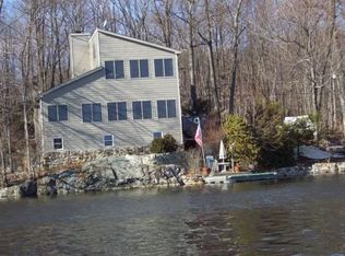 108 Demarest Rd, Bloomingdale, NJ 07403