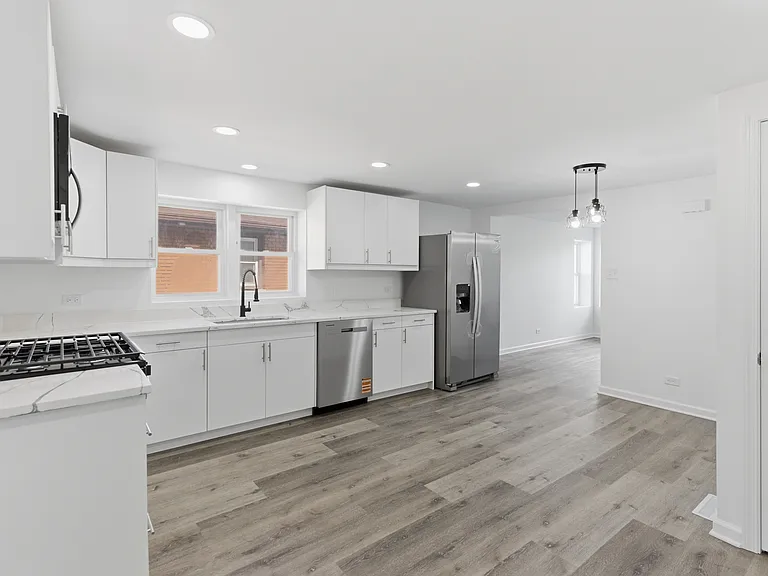 756 Woodruff Ave — Photo 6
