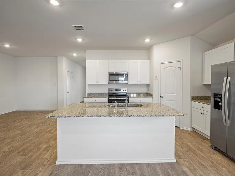 313 Cottonmouth Ln — Photo 8