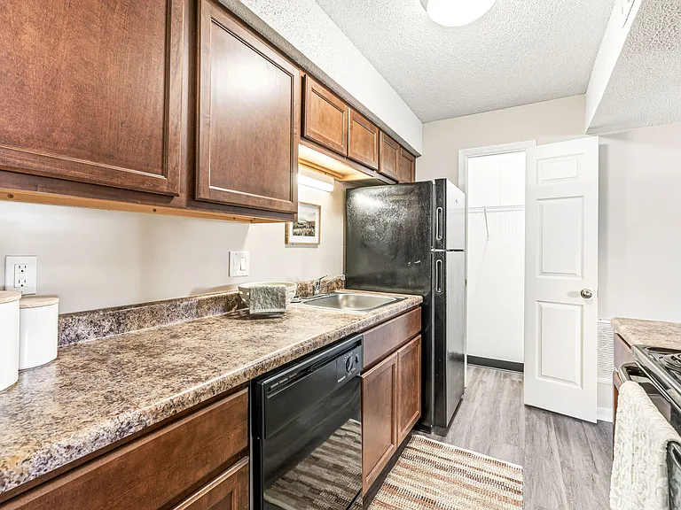 10 West Apartments — Photo 20