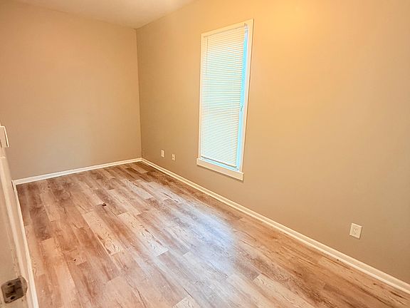 5th image of 4417 Aldrich Ave N