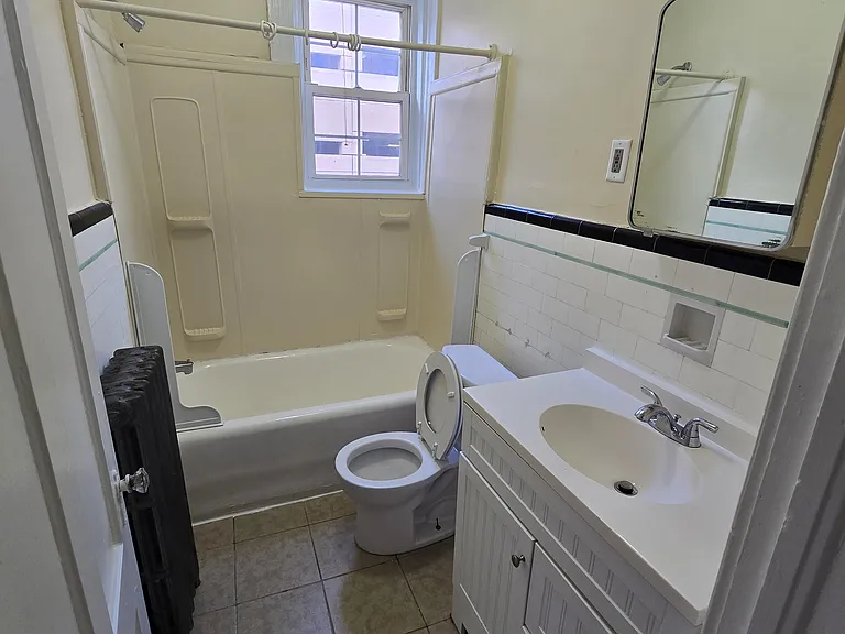 340 Orange St #A7 — Photo 4