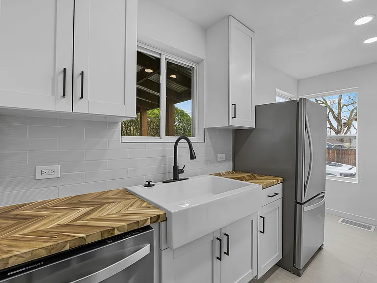 1340 E Vassar Ave — Photo 10