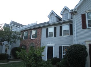 22 Lindsey Ct, Franklin Park, NJ 08823