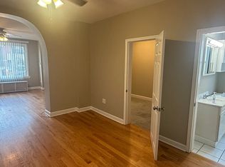 1517 W Grand Ave #2, Chicago, IL 60642