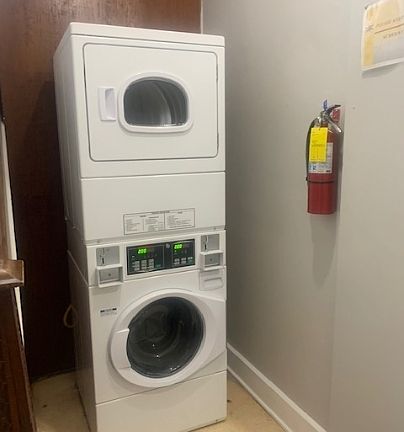 3rd image of 489 E Harrison St APT 4