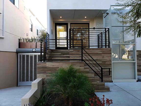 2nd image of 2649 S Hobart Blvd
