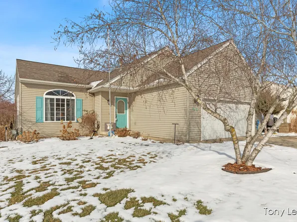 410 Summer Circle Dr SE, Grand Rapids, MI 49548