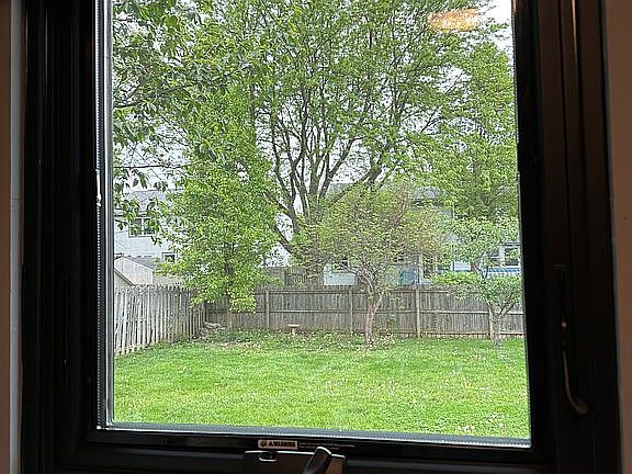 4th image of 1206 Clement Dr