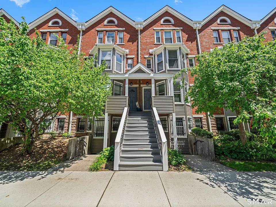 136 Maple Ave #B