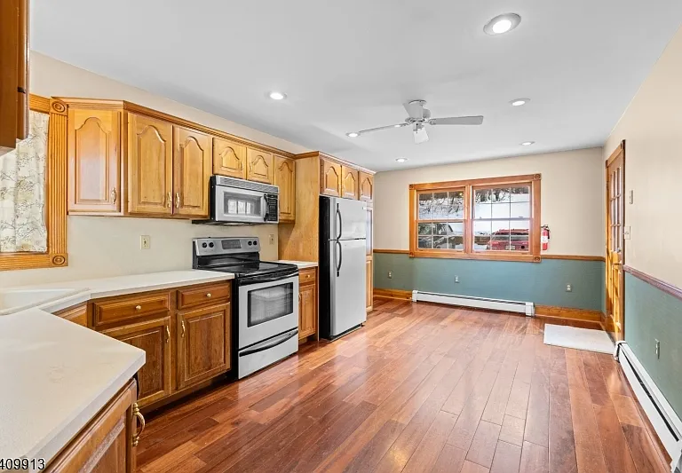 147 Millbrook Ave — Photo 4