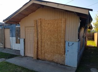 235 8th St, Orange Cove, CA 93646