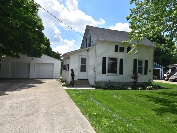 509 W Winthrop St, Earlville, IL 60518