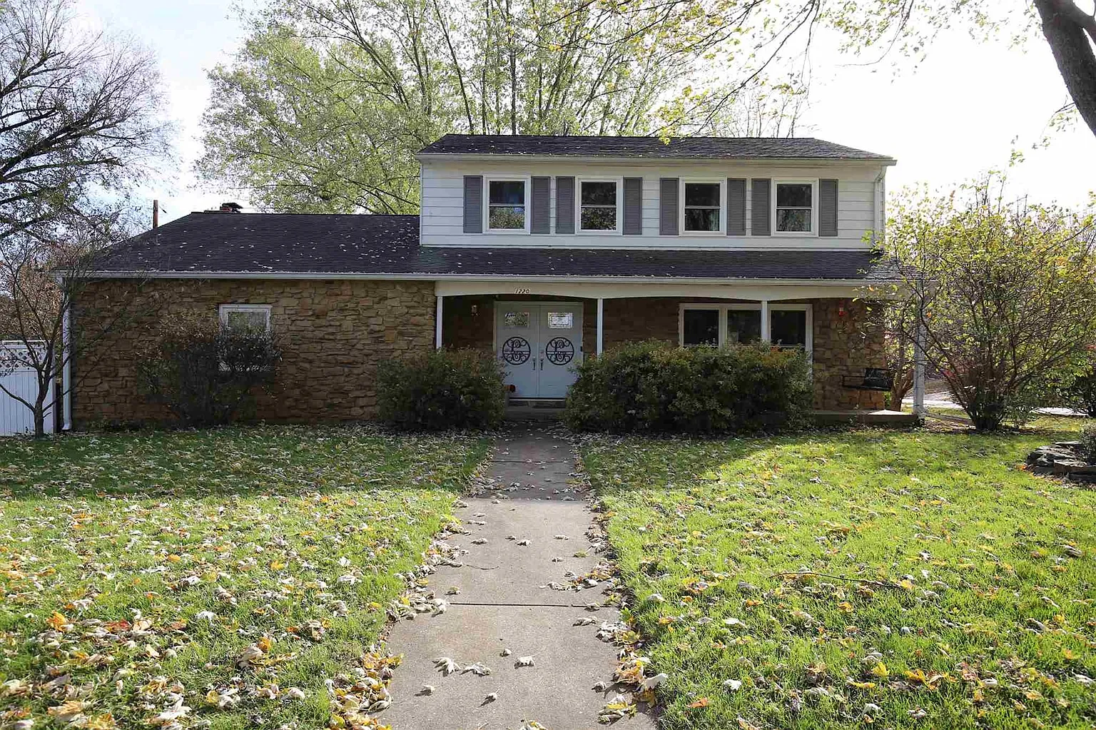 1220 E Allendale Dr photo 1