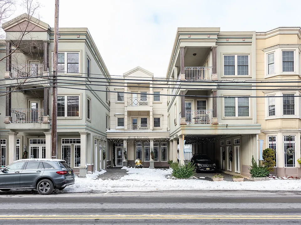 51 1st Ave #202