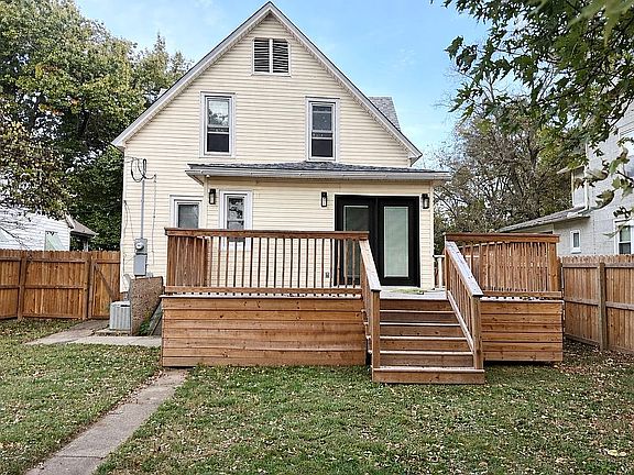 2nd image of 909 S Grant Ave