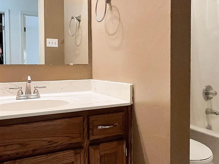 1318 Point West Dr — Photo 8