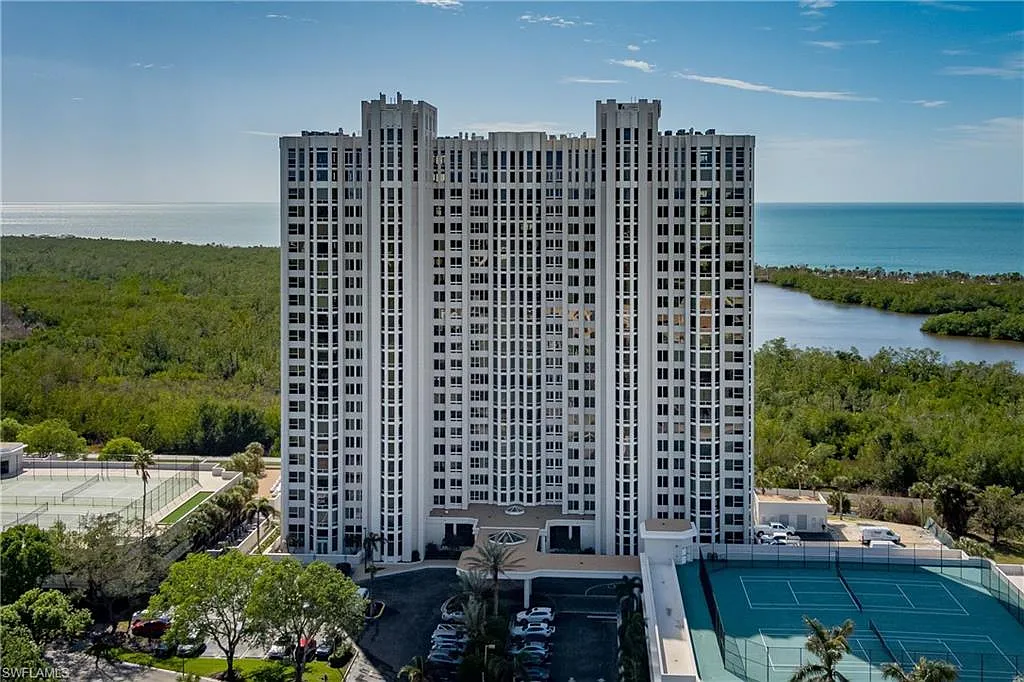 Building Photo - 6849 Grenadier Blvd #2203