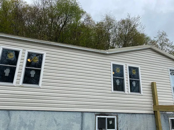 82 Sparta Rd, Prosperity, PA 15329