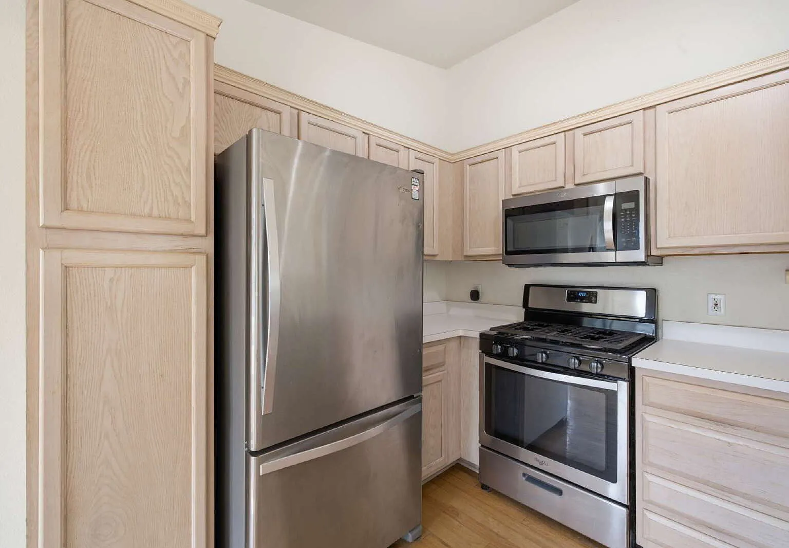 2 bed, 2.0 bath, 1031 sqft, $1,895 — Photo 3