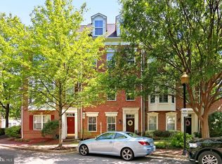 122 Martin La, Alexandria, VA 22304