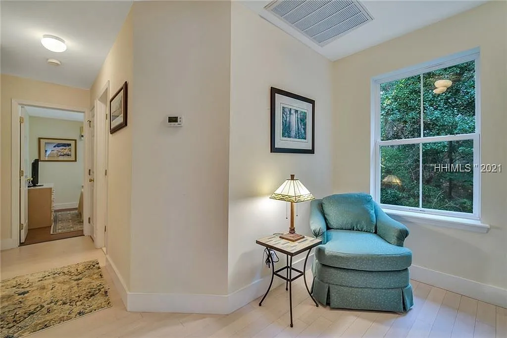 3 bed, 1728 sqft, $3,000 — Photo 4