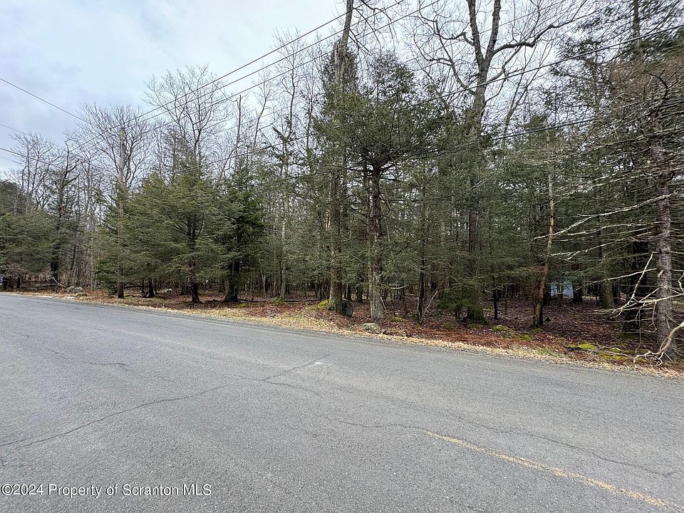 1st image of 14 Lake Dr E