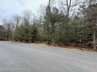 14 Lake Dr E, Gouldsboro, PA